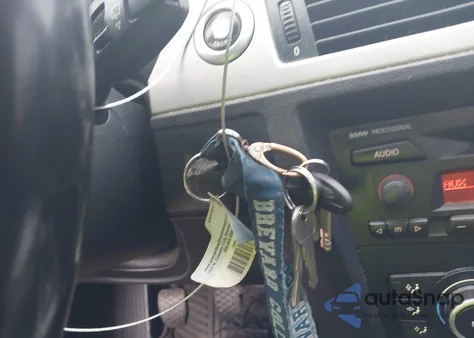 2007 BMW 328Xi z USA, uszkodzony, nr VIN WBAVT73547FV29193